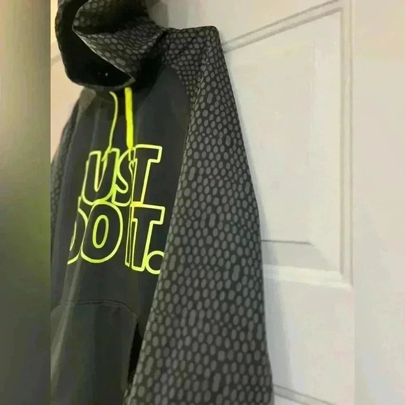 Nike  Therma-FIT Just Do It Hoodie, Black/ Anthracit/ Volt, large - Picture 3 of 8